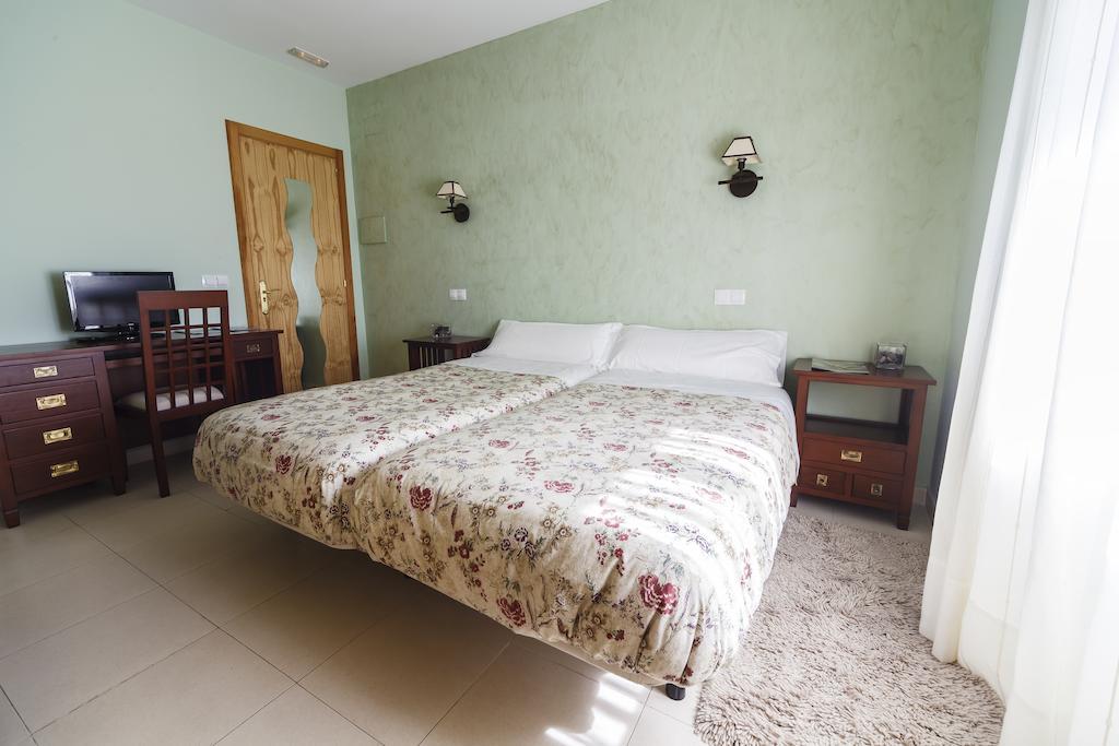 Hotel Rural La Consulta De Isar Room photo